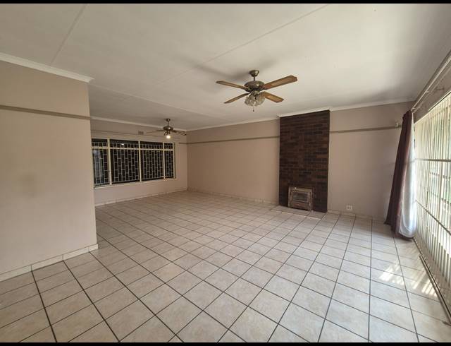 3 BEDROOM HOUSE SOLD IN VANDERBIJLPARK SE 2
